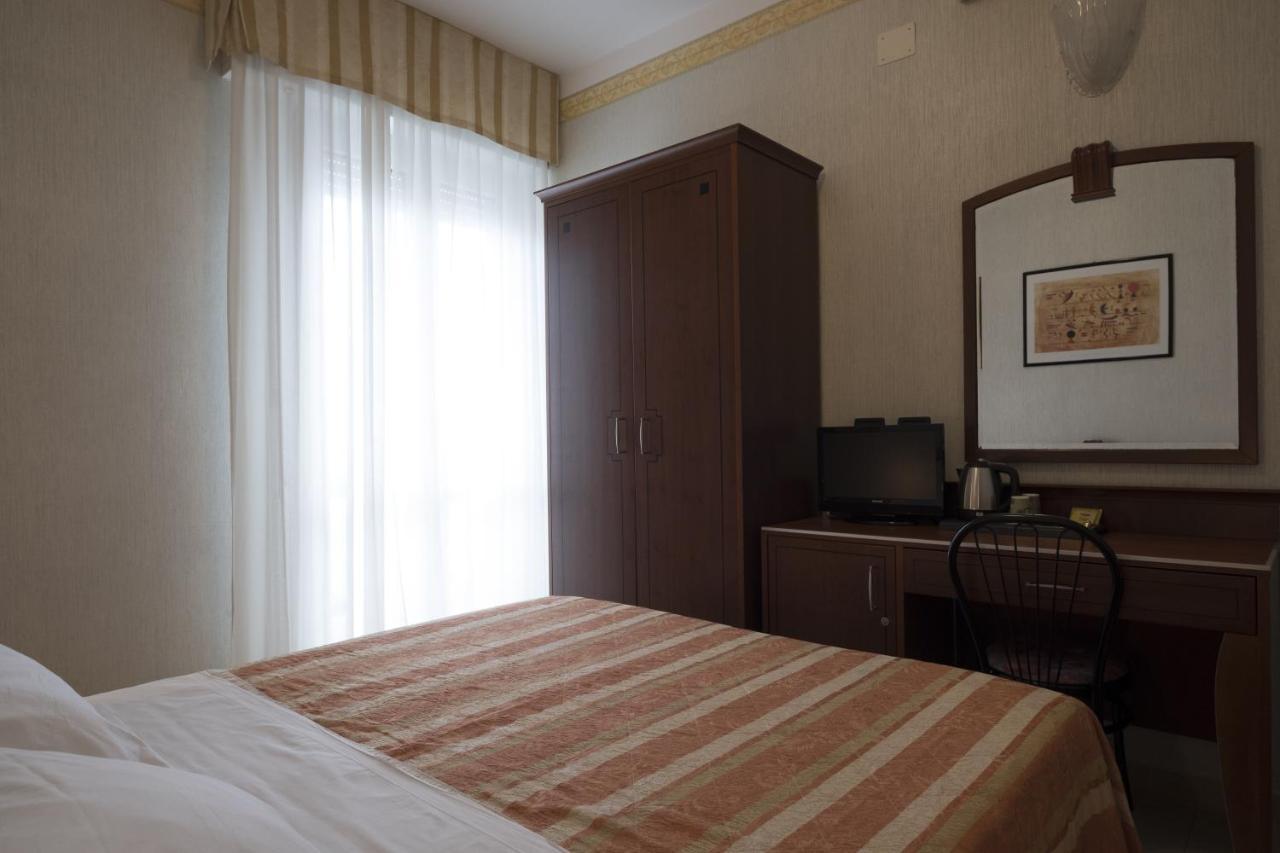 Hotel Rex 리미니 외부 사진