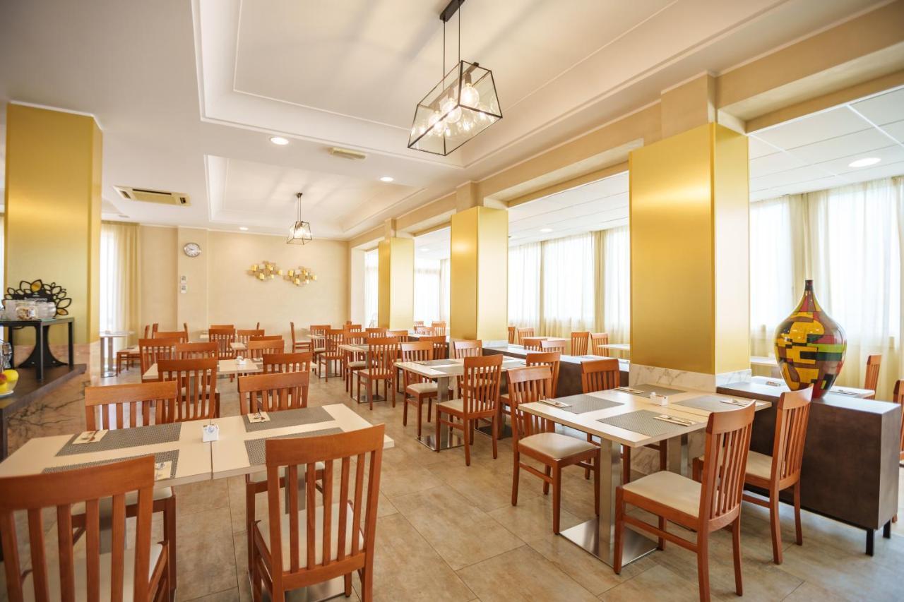 Hotel Rex 리미니 외부 사진